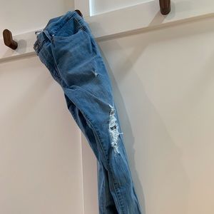 Women’s Levis 720 high rise super skinny size 28 like new